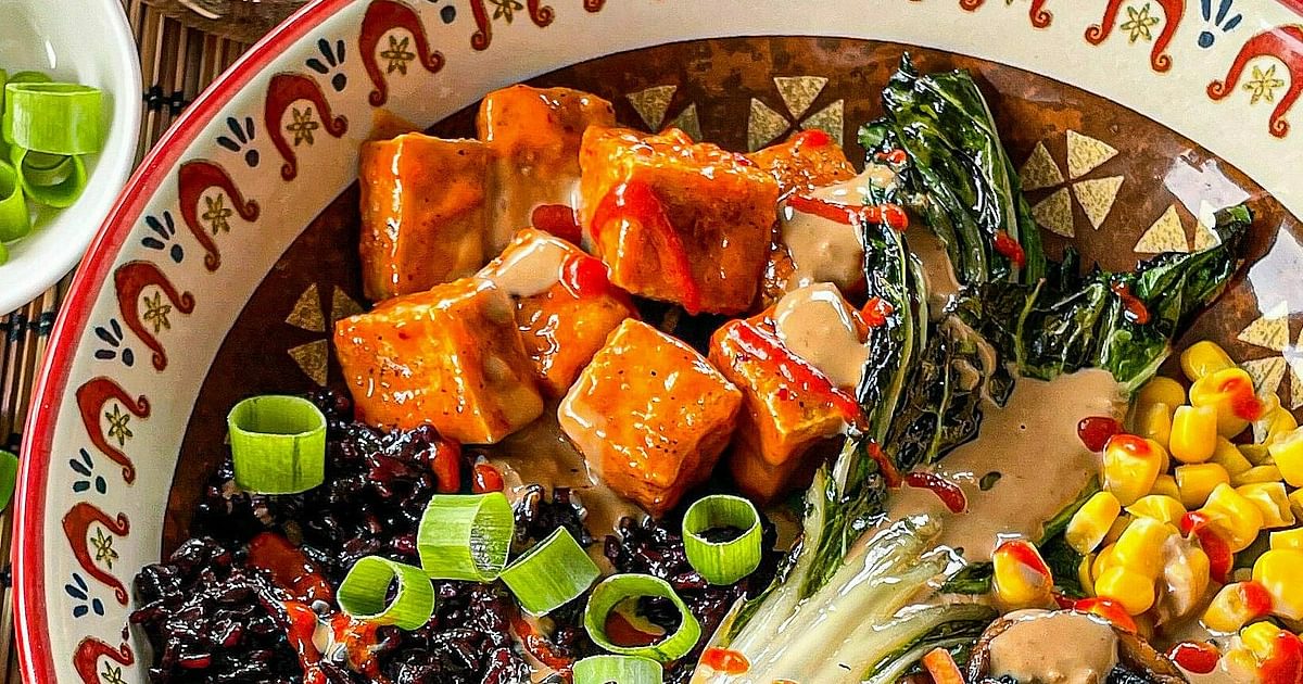 Global Vegetarian Bang Bang Tofu Black Rice Bowl | RiceSelect®